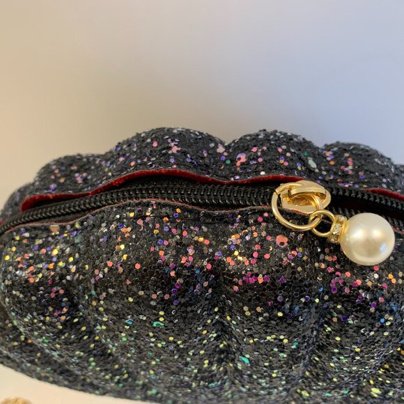Glam Clam / Sparkle Seashell Crossbody Handbag /Black w/ Multi Color- NWT - Picture 8 of 9